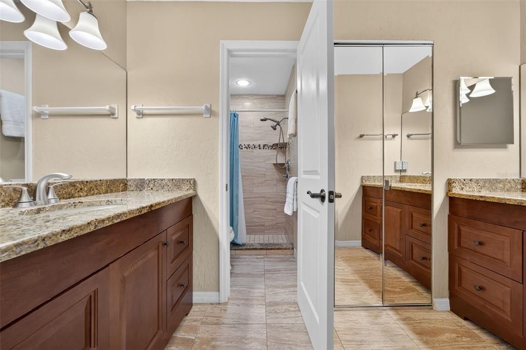 For Sale: $725,000 (5 beds, 4 baths, 2473 Square Feet)