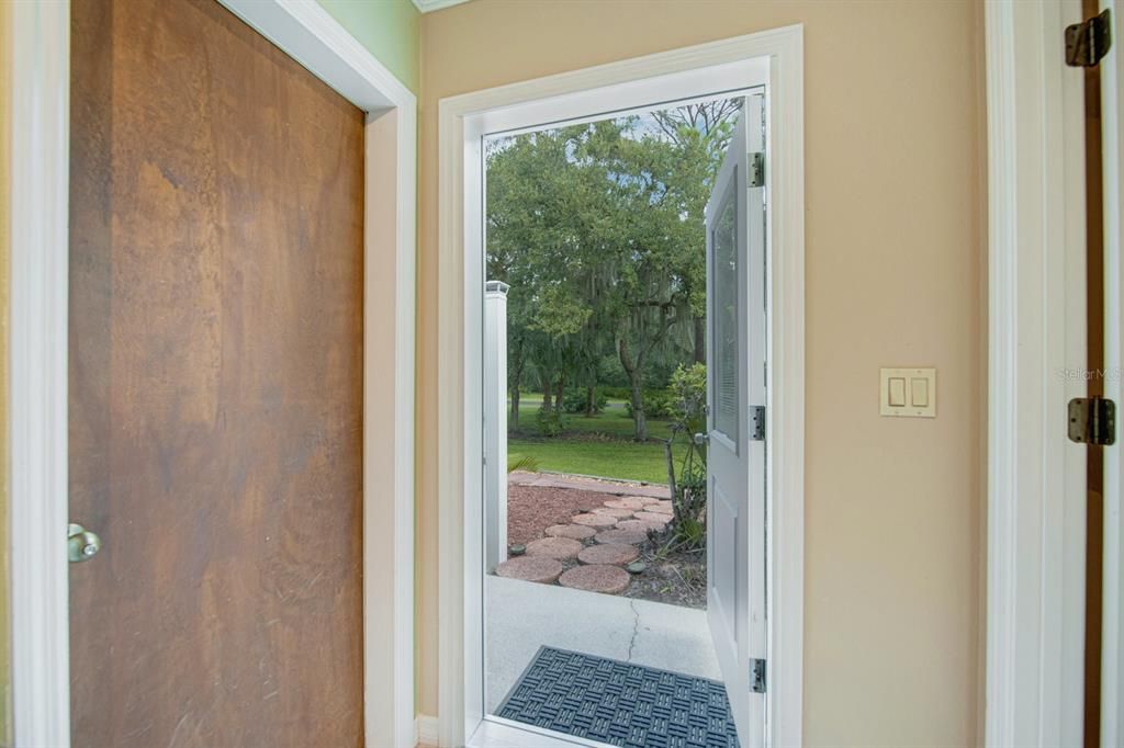 For Sale: $725,000 (5 beds, 4 baths, 2473 Square Feet)