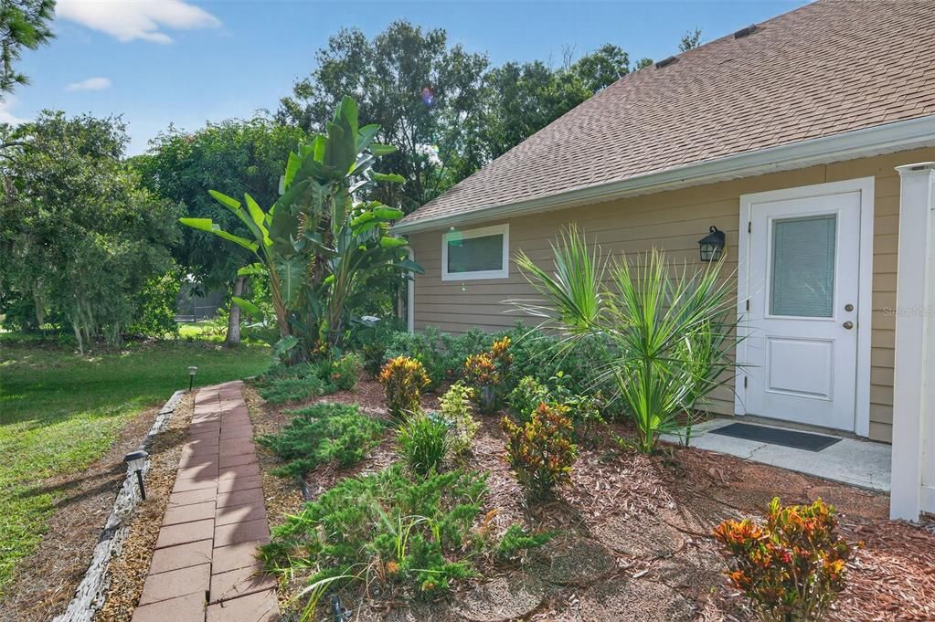 For Sale: $725,000 (5 beds, 4 baths, 2473 Square Feet)