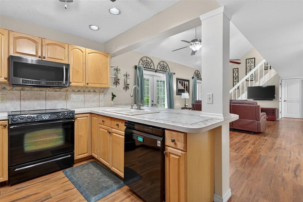 For Sale: $725,000 (5 beds, 4 baths, 2473 Square Feet)