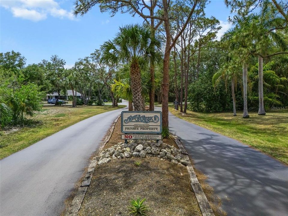 For Sale: $725,000 (5 beds, 4 baths, 2473 Square Feet)