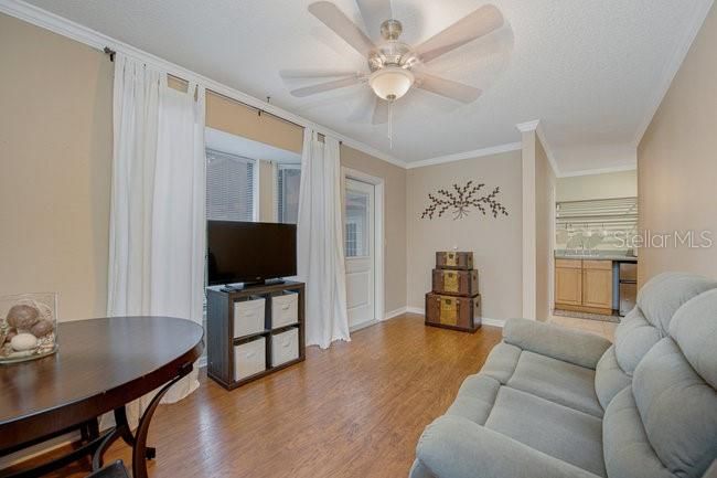 For Sale: $725,000 (5 beds, 4 baths, 2473 Square Feet)