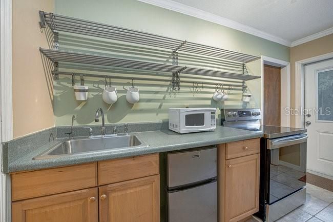 For Sale: $725,000 (5 beds, 4 baths, 2473 Square Feet)