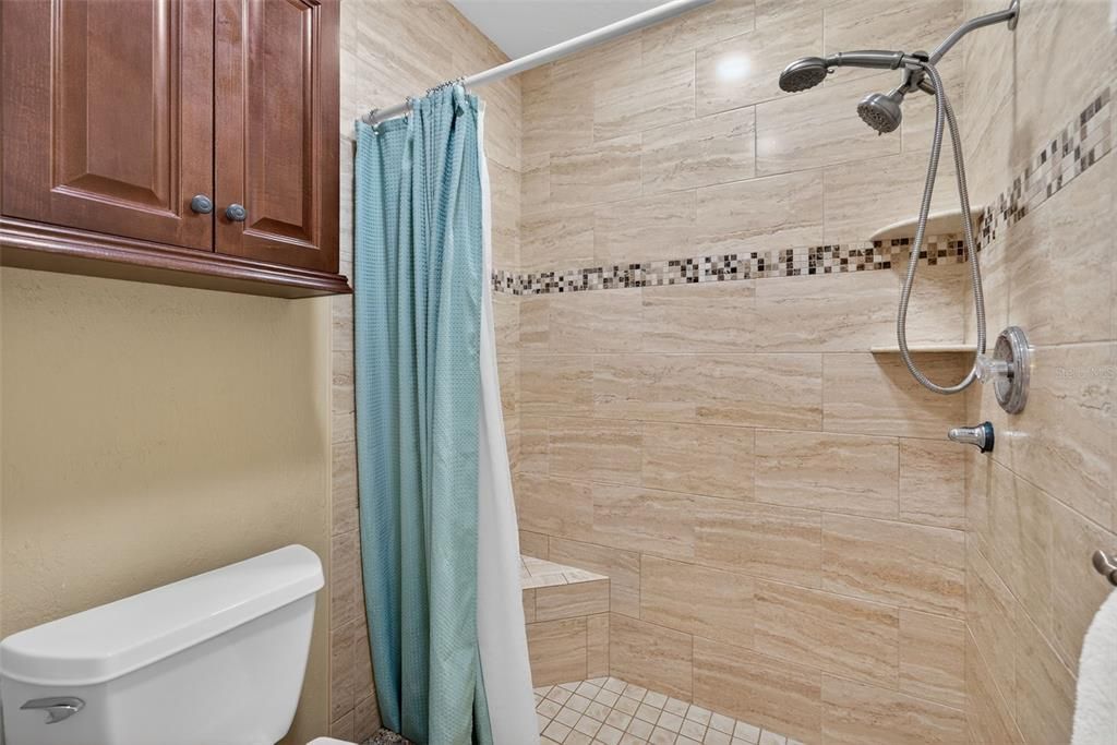 For Sale: $725,000 (5 beds, 4 baths, 2473 Square Feet)