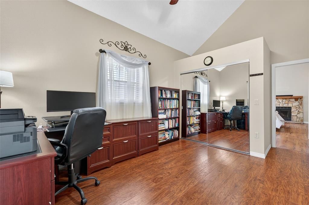 For Sale: $725,000 (5 beds, 4 baths, 2473 Square Feet)