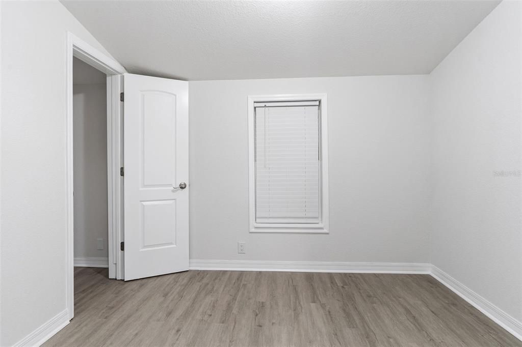 Под контрактом: $279,900 (4 спален, 2 ванн, 1440 Квадратных фут)