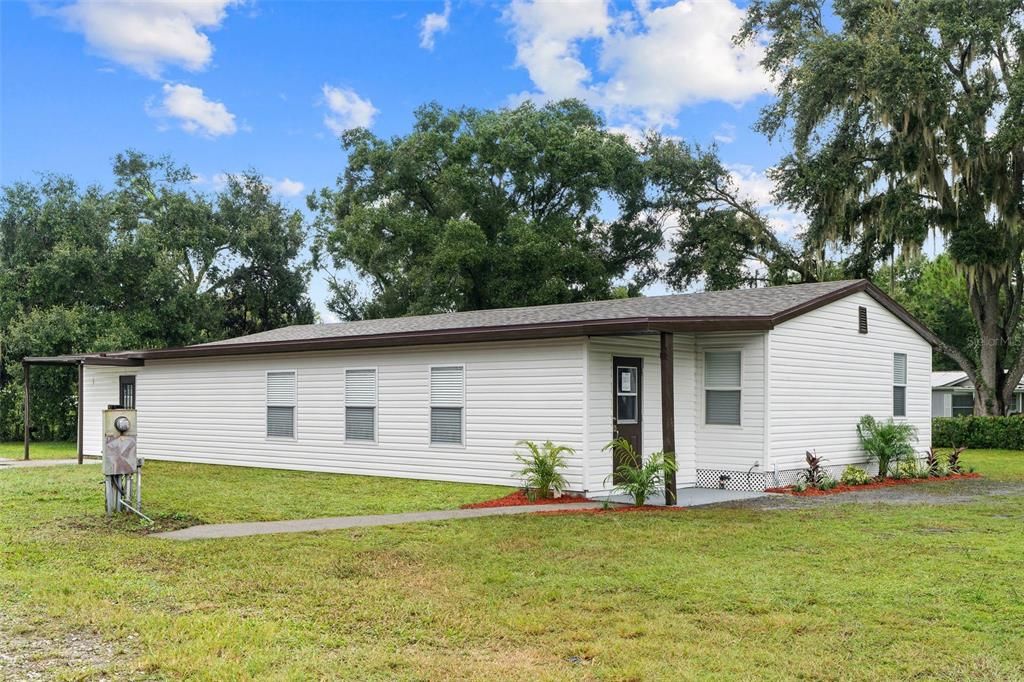 Под контрактом: $279,900 (4 спален, 2 ванн, 1440 Квадратных фут)