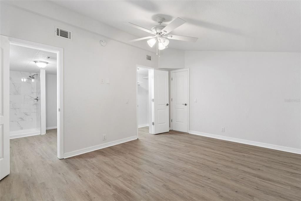 Под контрактом: $279,900 (4 спален, 2 ванн, 1440 Квадратных фут)