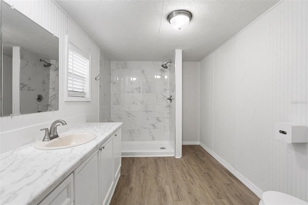 Под контрактом: $279,900 (4 спален, 2 ванн, 1440 Квадратных фут)