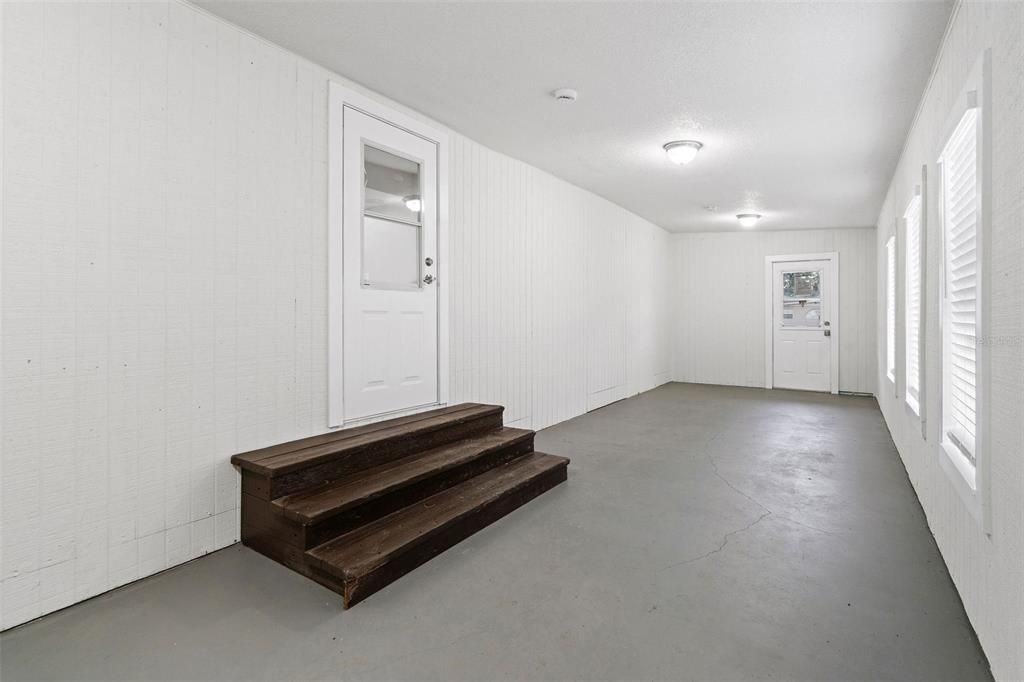 Под контрактом: $279,900 (4 спален, 2 ванн, 1440 Квадратных фут)