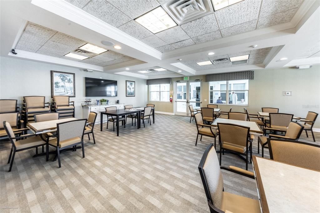 待售: $240,000 (2 贝兹, 2 浴室, 1168 平方英尺)