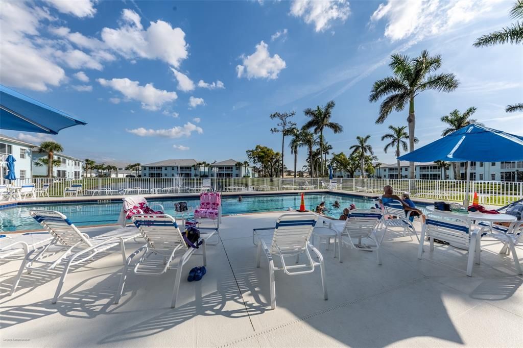 待售: $240,000 (2 贝兹, 2 浴室, 1168 平方英尺)