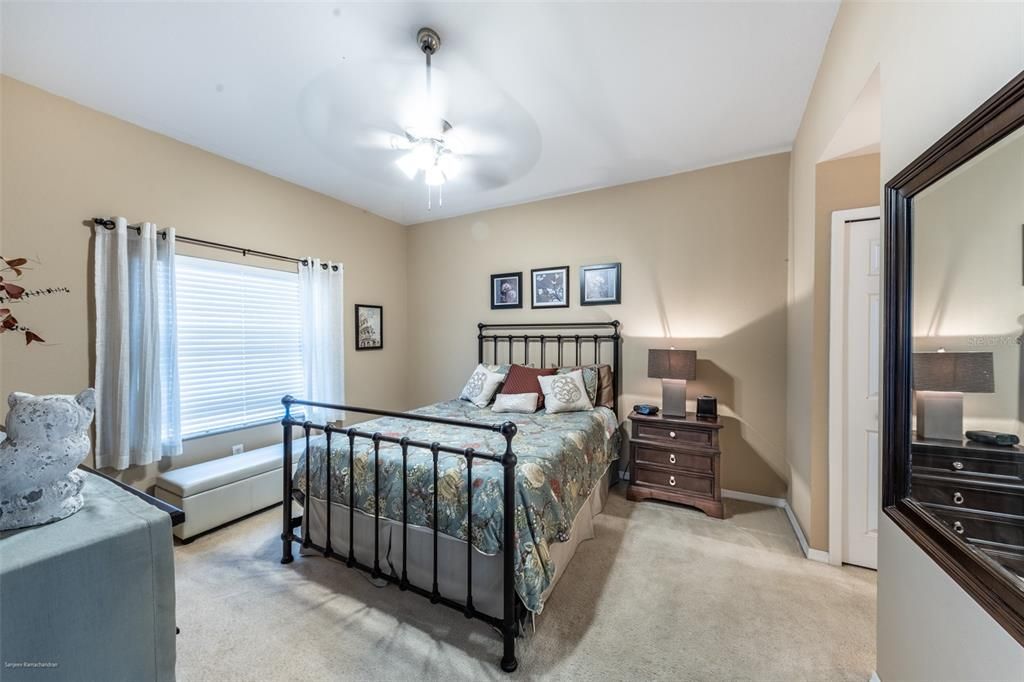 待售: $240,000 (2 贝兹, 2 浴室, 1168 平方英尺)