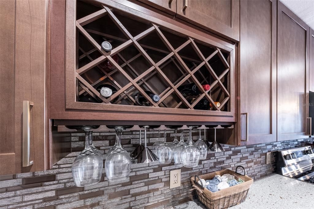 待售: $240,000 (2 贝兹, 2 浴室, 1168 平方英尺)