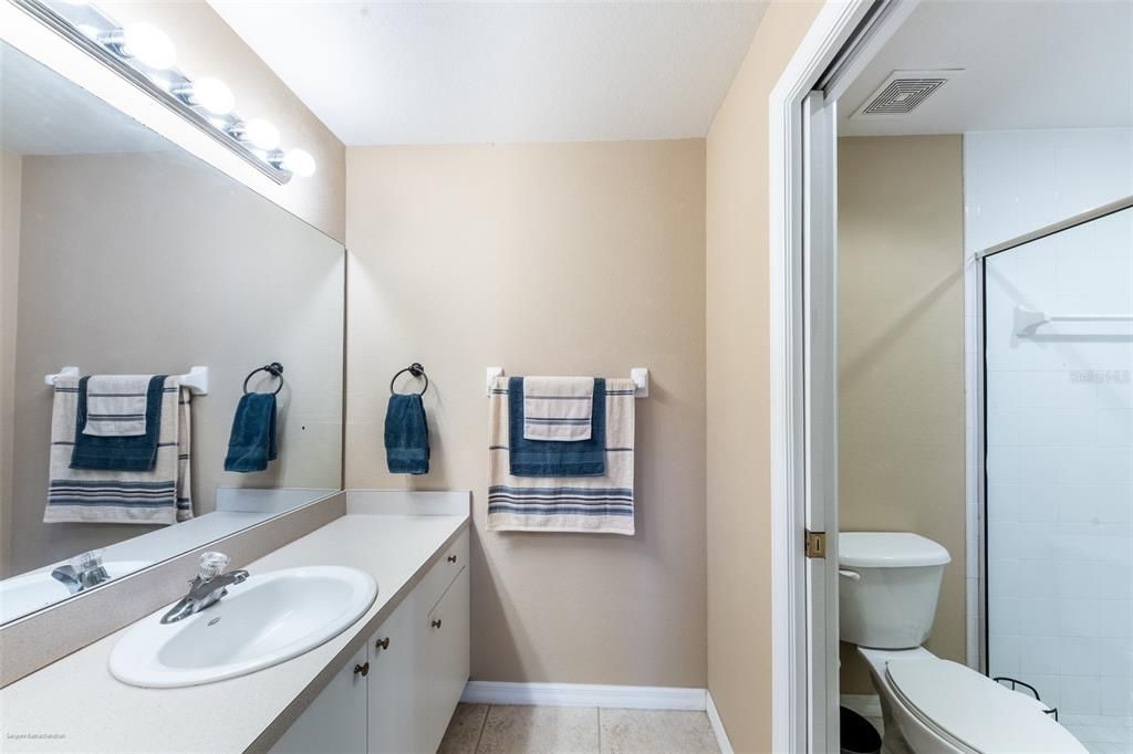 待售: $240,000 (2 贝兹, 2 浴室, 1168 平方英尺)