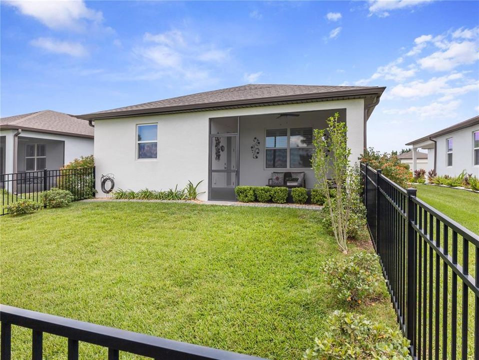 Под контрактом: $293,392 (2 спален, 2 ванн, 1432 Квадратных фут)