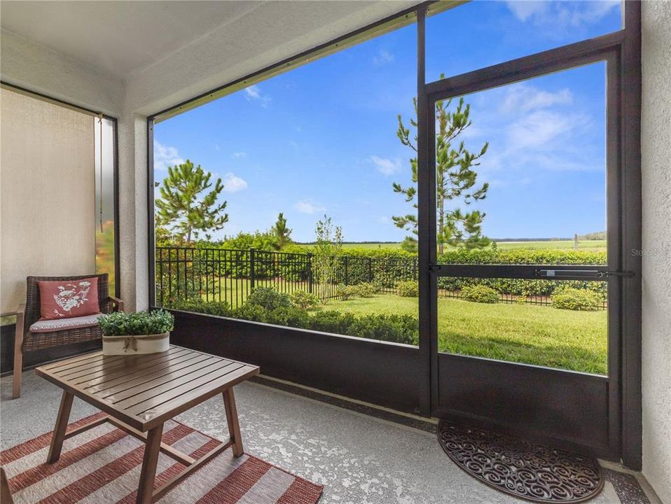 Под контрактом: $293,392 (2 спален, 2 ванн, 1432 Квадратных фут)