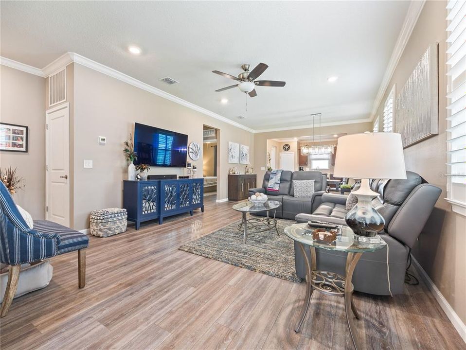 Под контрактом: $293,392 (2 спален, 2 ванн, 1432 Квадратных фут)