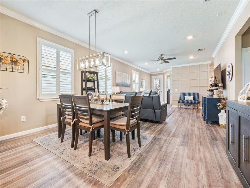 Под контрактом: $293,392 (2 спален, 2 ванн, 1432 Квадратных фут)