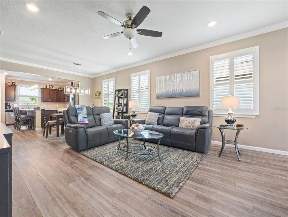 Под контрактом: $293,392 (2 спален, 2 ванн, 1432 Квадратных фут)