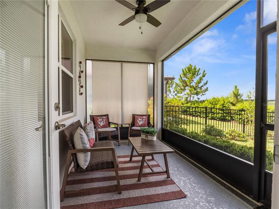 Под контрактом: $293,392 (2 спален, 2 ванн, 1432 Квадратных фут)