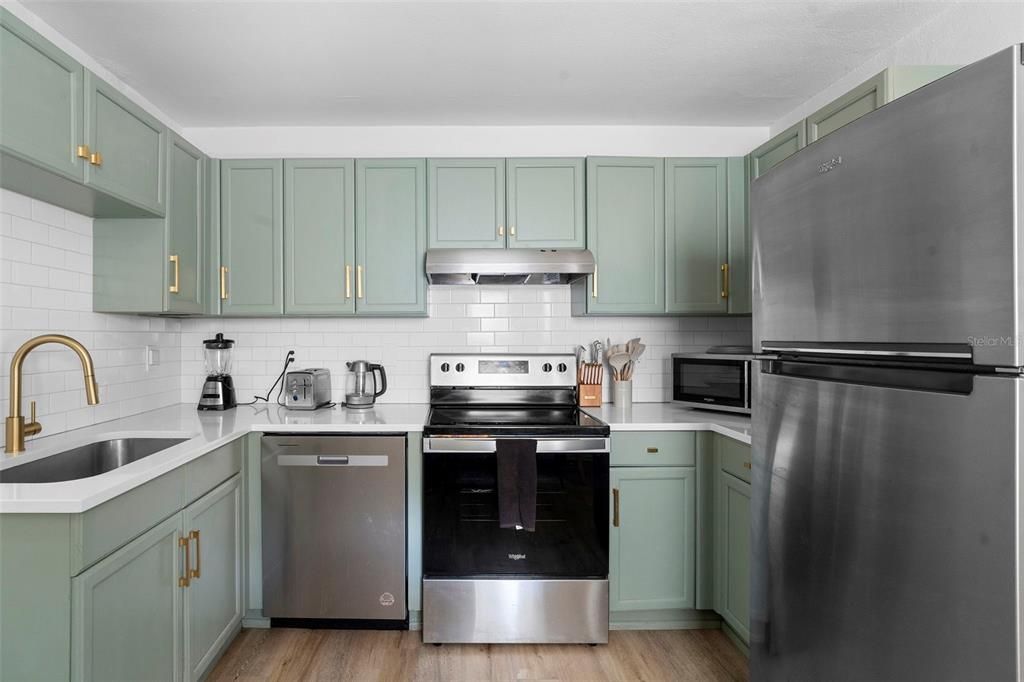 For Sale: $445,000 (3 beds, 2 baths, 1172 Square Feet)