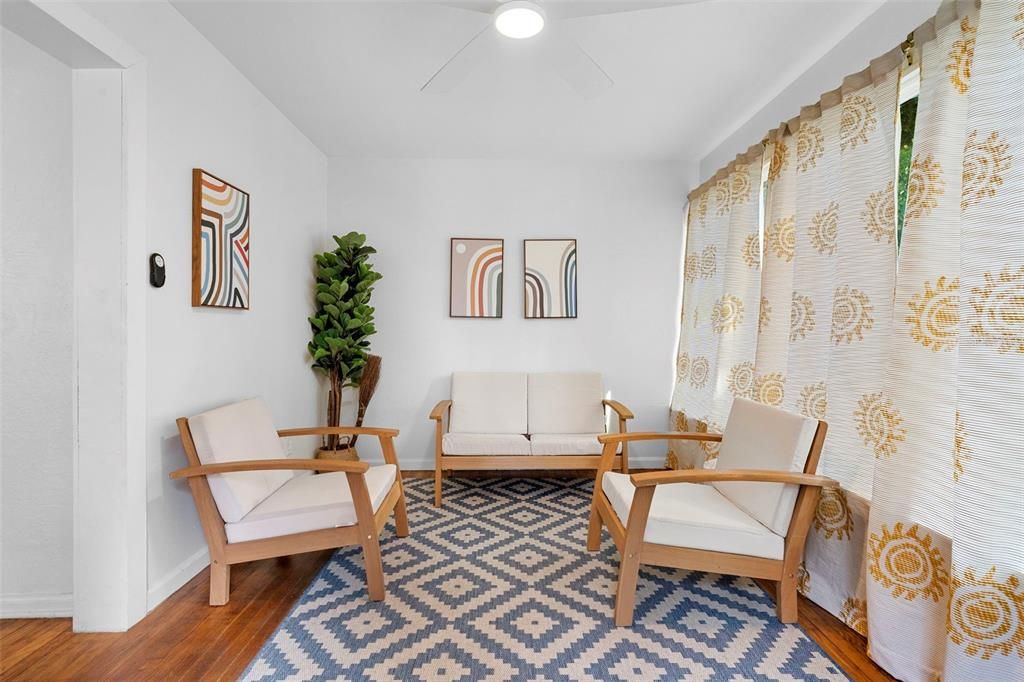 For Sale: $445,000 (3 beds, 2 baths, 1172 Square Feet)