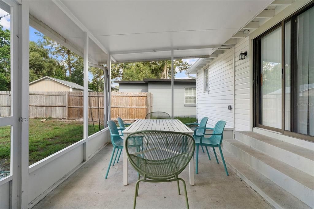 For Sale: $445,000 (3 beds, 2 baths, 1172 Square Feet)