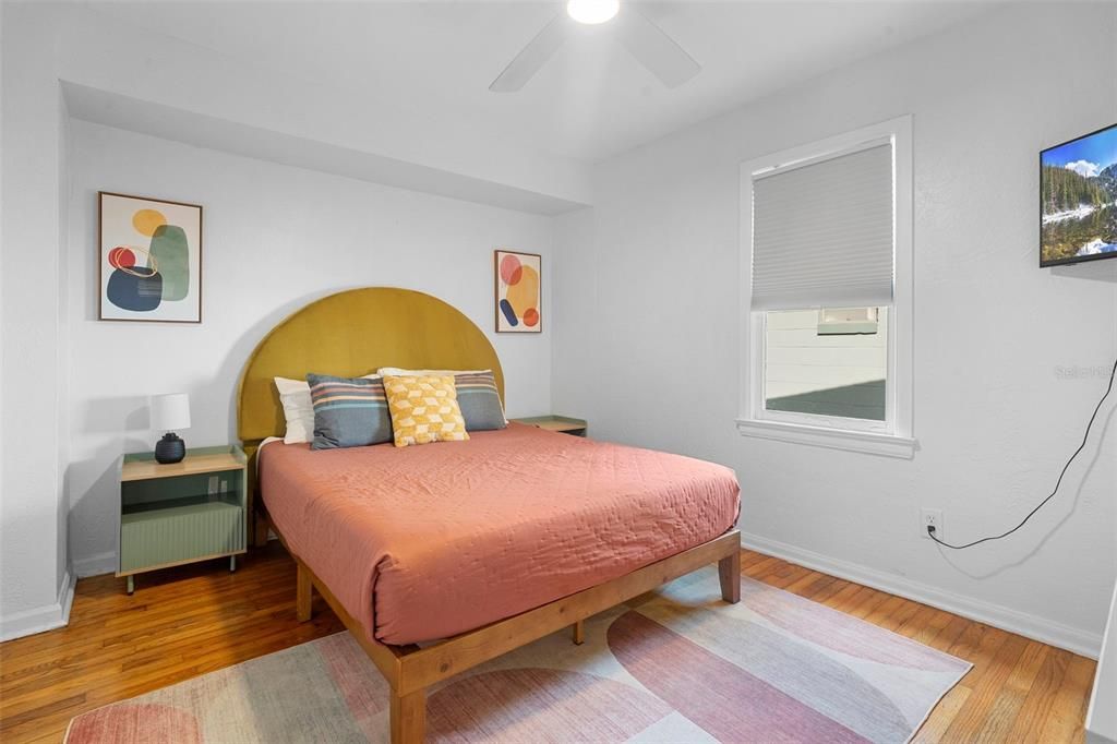 For Sale: $445,000 (3 beds, 2 baths, 1172 Square Feet)