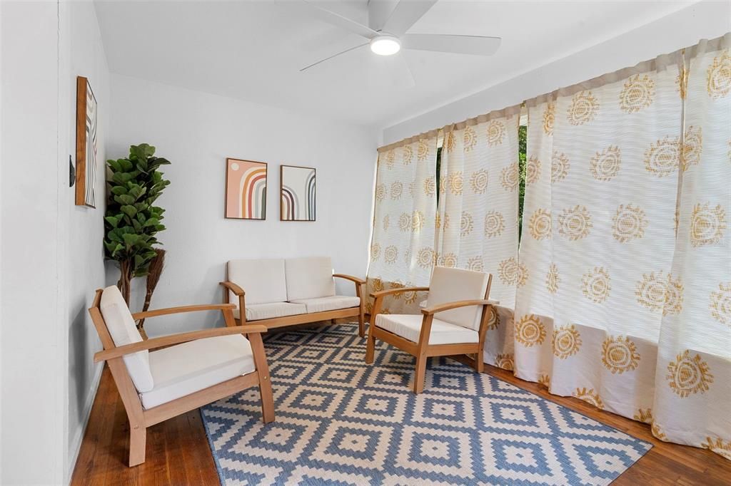 For Sale: $445,000 (3 beds, 2 baths, 1172 Square Feet)