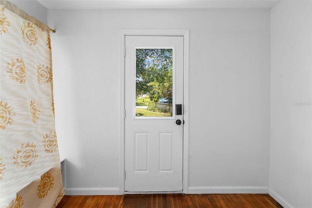 For Sale: $445,000 (3 beds, 2 baths, 1172 Square Feet)