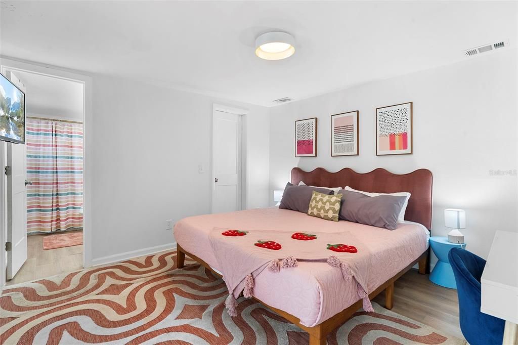 For Sale: $445,000 (3 beds, 2 baths, 1172 Square Feet)