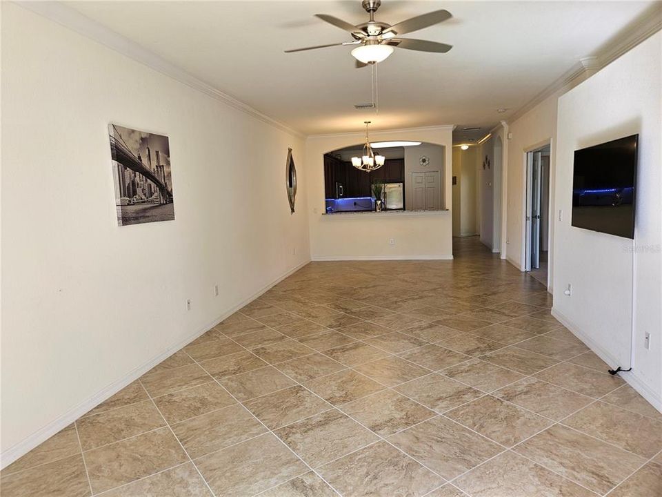 For Rent: $2,100 (3 beds, 2 baths, 1412 Square Feet)