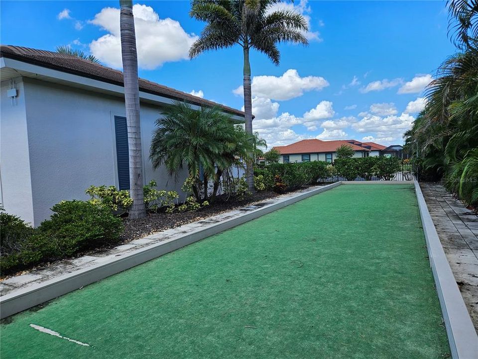 For Rent: $2,100 (3 beds, 2 baths, 1412 Square Feet)