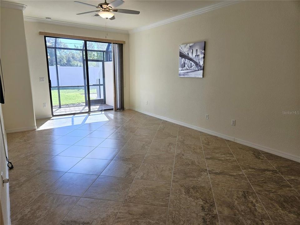 For Rent: $2,100 (3 beds, 2 baths, 1412 Square Feet)