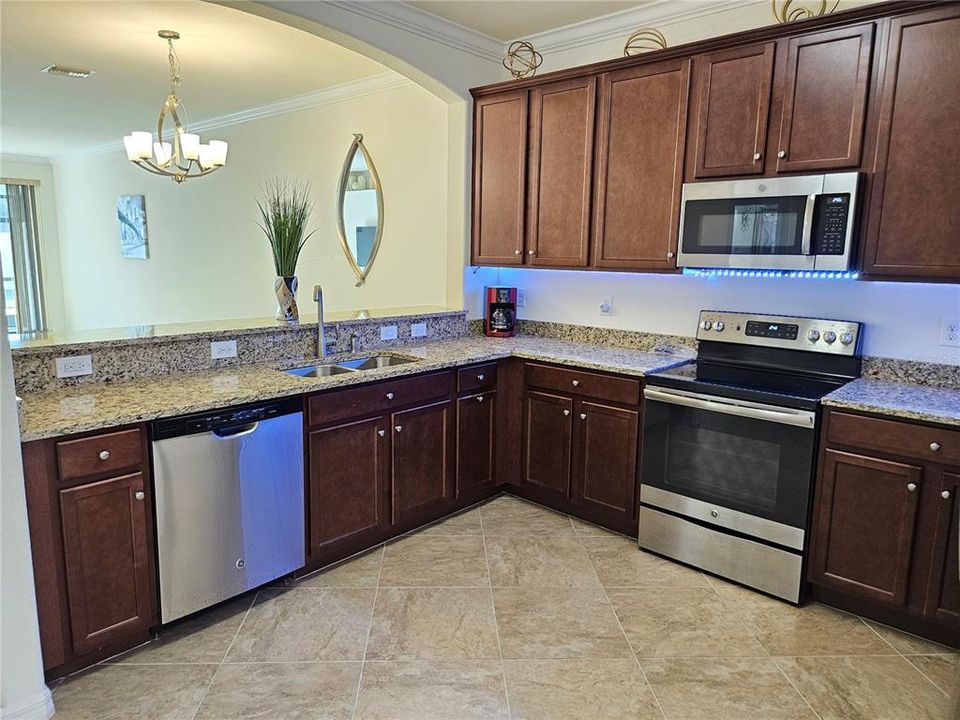 For Rent: $2,100 (3 beds, 2 baths, 1412 Square Feet)