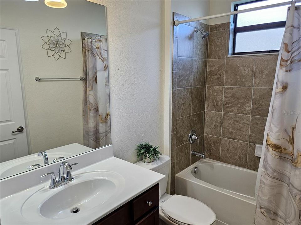 For Rent: $2,100 (3 beds, 2 baths, 1412 Square Feet)