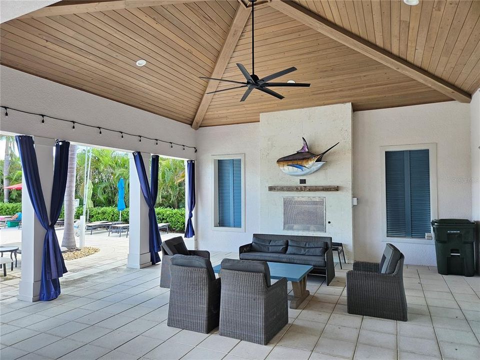 For Rent: $2,100 (3 beds, 2 baths, 1412 Square Feet)