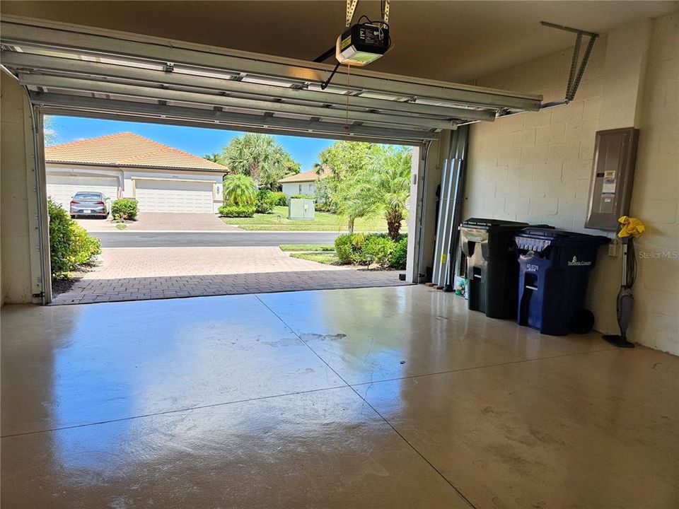 For Rent: $2,100 (3 beds, 2 baths, 1412 Square Feet)