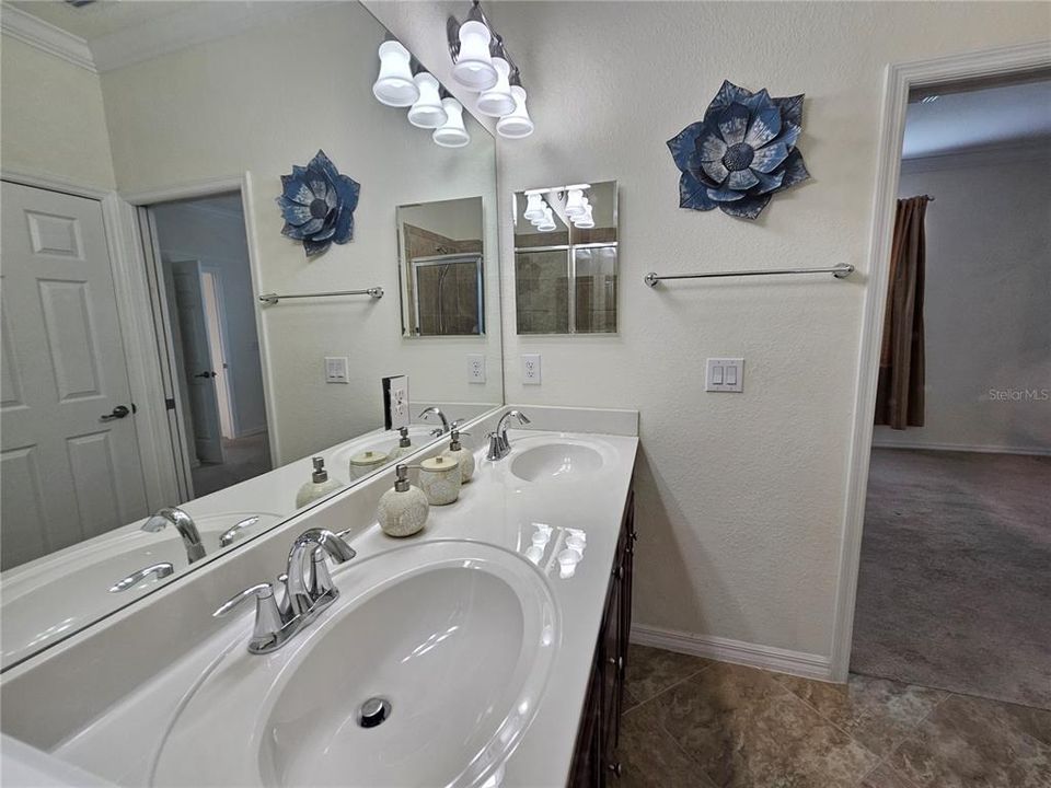 For Rent: $2,100 (3 beds, 2 baths, 1412 Square Feet)