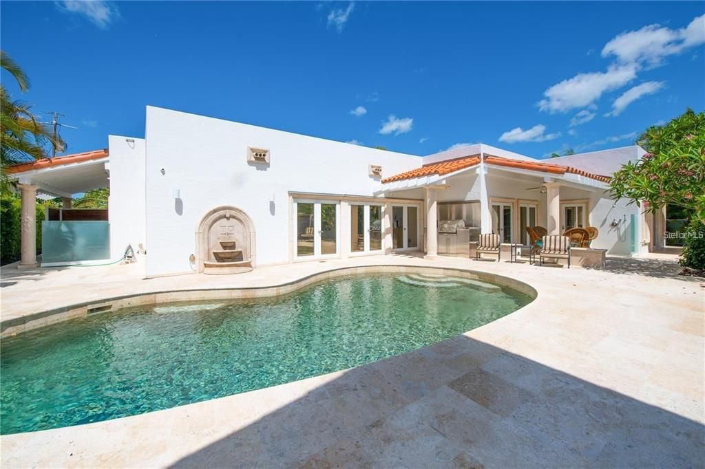 For Rent: $11,500 (3 beds, 3 baths, 2507 Square Feet)