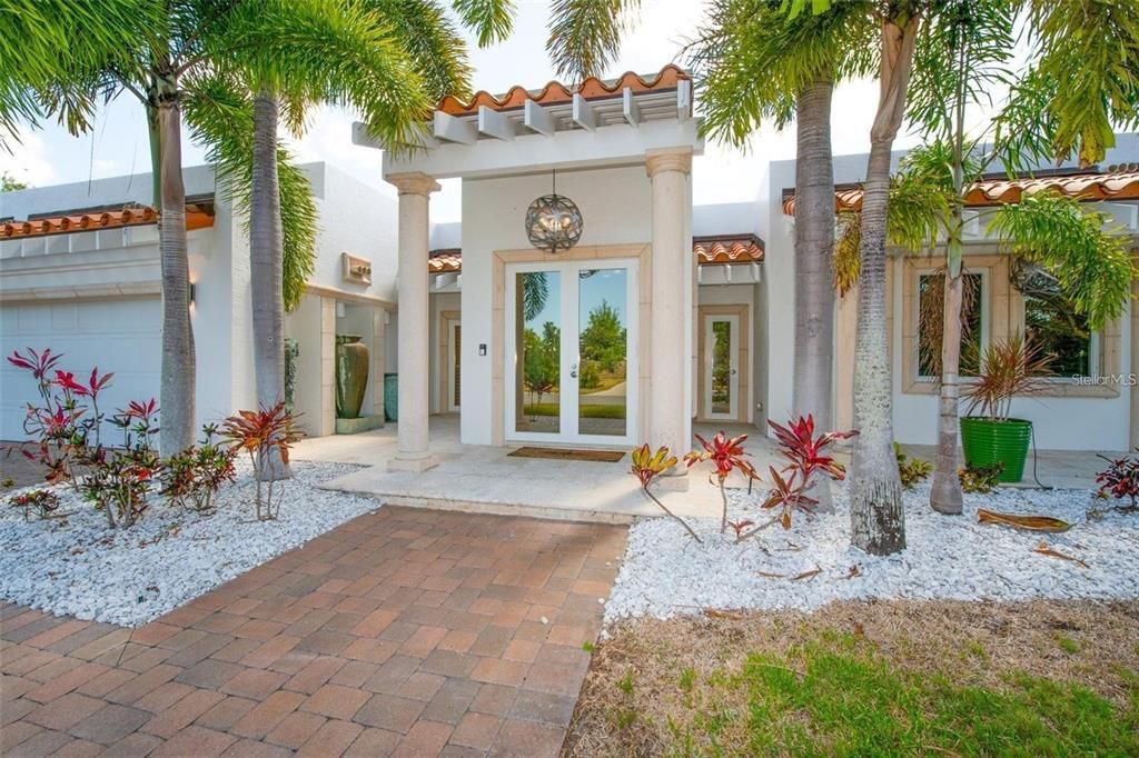 For Rent: $11,500 (3 beds, 3 baths, 2507 Square Feet)