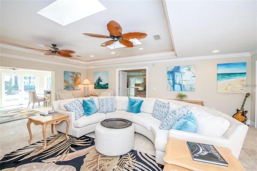 For Rent: $11,500 (3 beds, 3 baths, 2507 Square Feet)