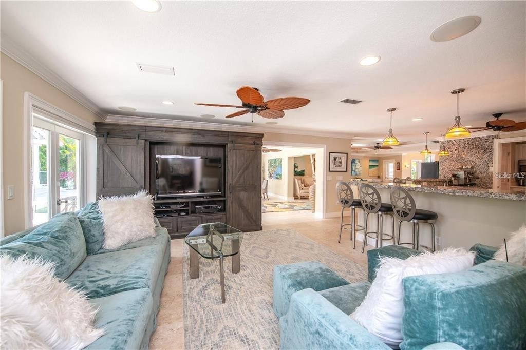 For Rent: $11,500 (3 beds, 3 baths, 2507 Square Feet)