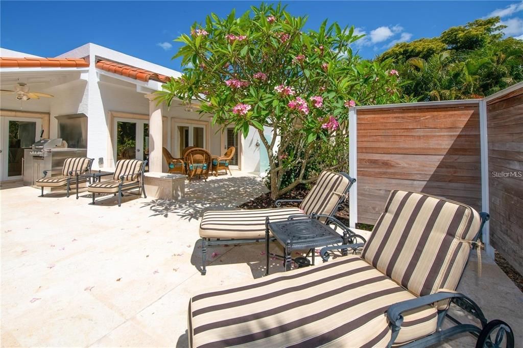 For Rent: $11,500 (3 beds, 3 baths, 2507 Square Feet)