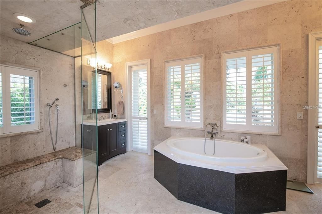 For Rent: $11,500 (3 beds, 3 baths, 2507 Square Feet)