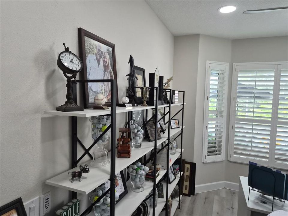 Под контрактом: $399,000 (2 спален, 2 ванн, 1698 Квадратных фут)