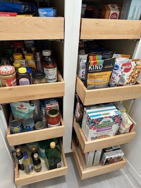 Под контрактом: $399,000 (2 спален, 2 ванн, 1698 Квадратных фут)