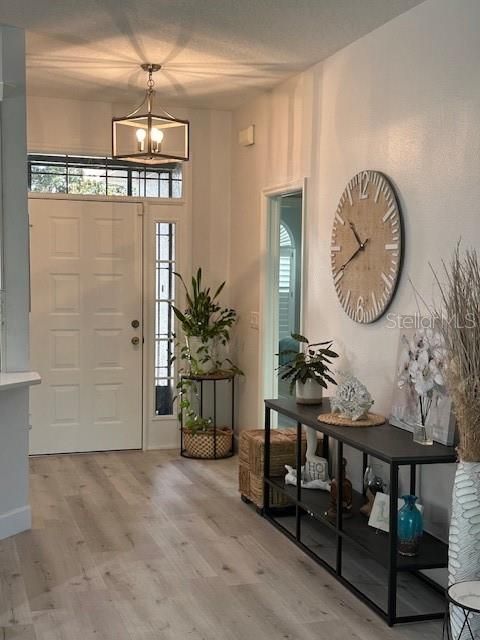 Под контрактом: $399,000 (2 спален, 2 ванн, 1698 Квадратных фут)