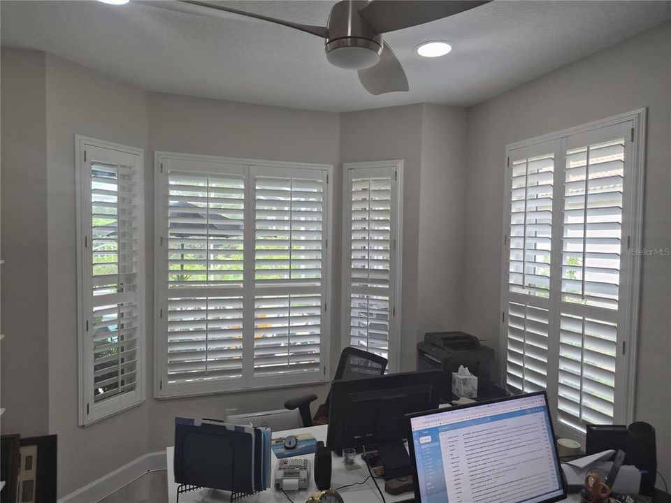 Под контрактом: $399,000 (2 спален, 2 ванн, 1698 Квадратных фут)